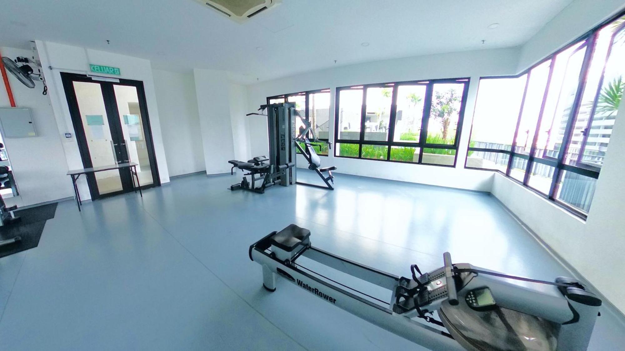 I-city Free Wifi 55inch Smarttv Car Park Fit 5pax Apartment Shah Alam