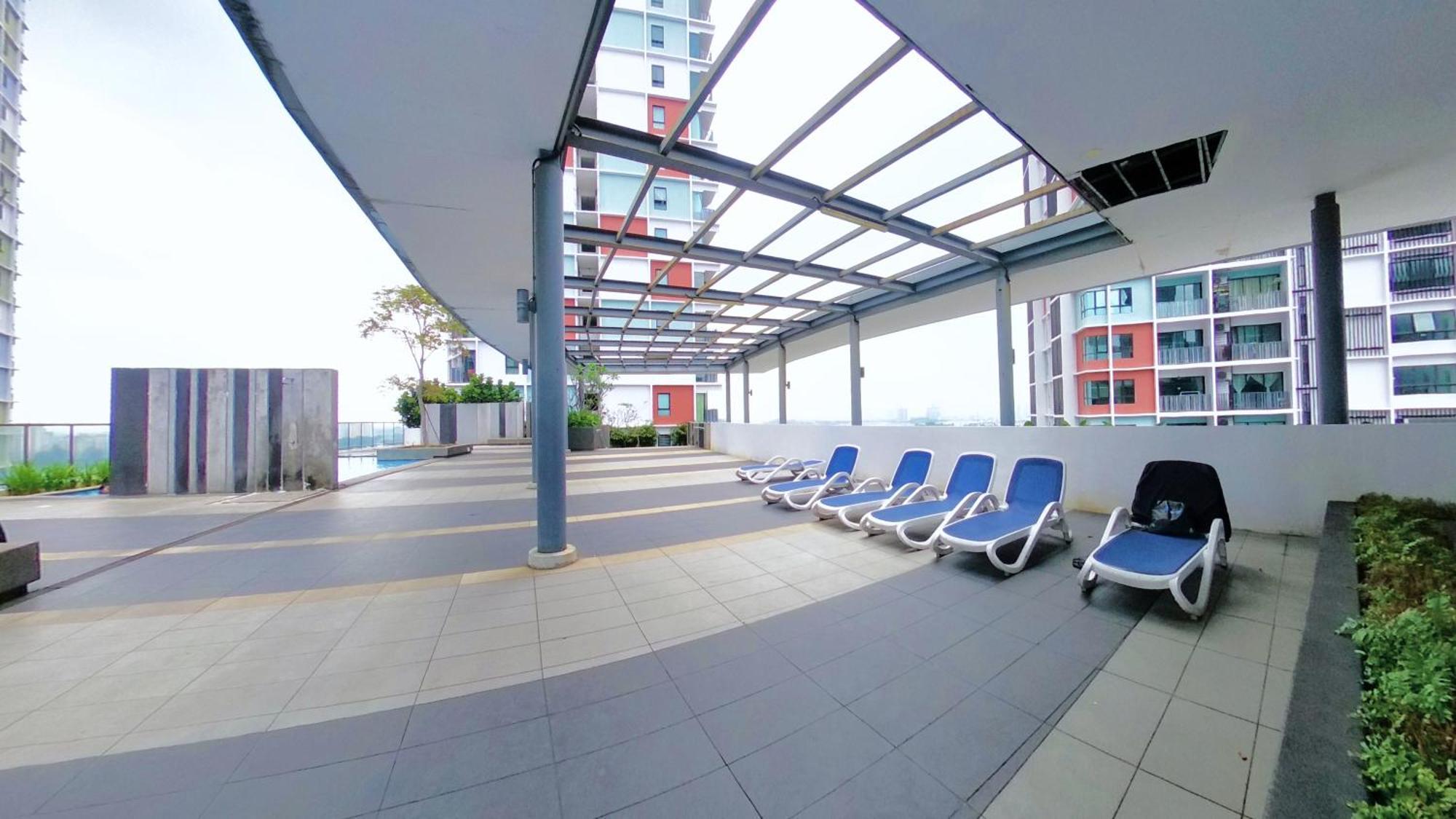 Apartment I-city Free Wifi 55inch Smarttv Car Park Fit 5pax