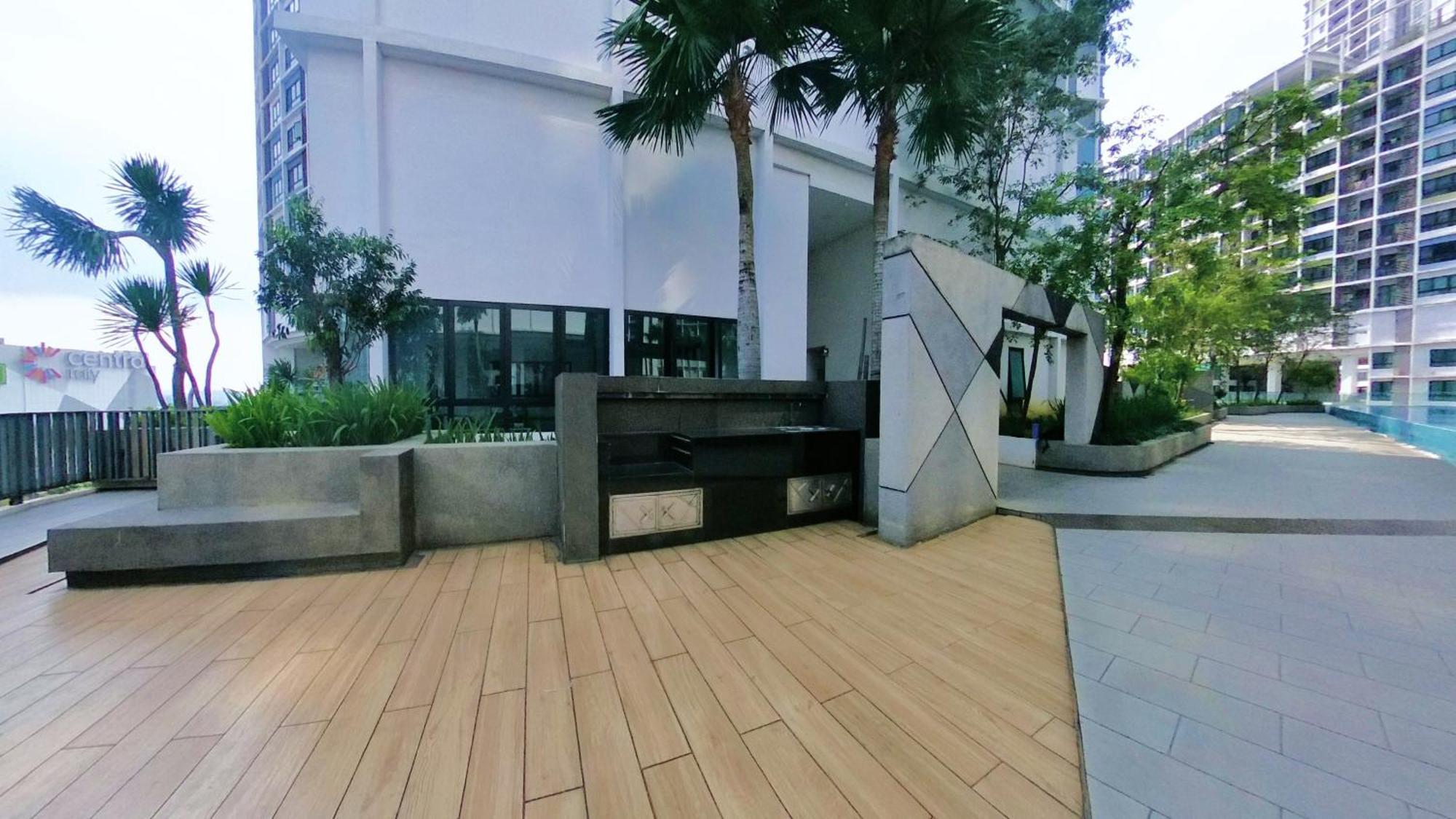 I-city Free Wifi 55inch Smarttv Car Park Fit 5pax * Shah Alam