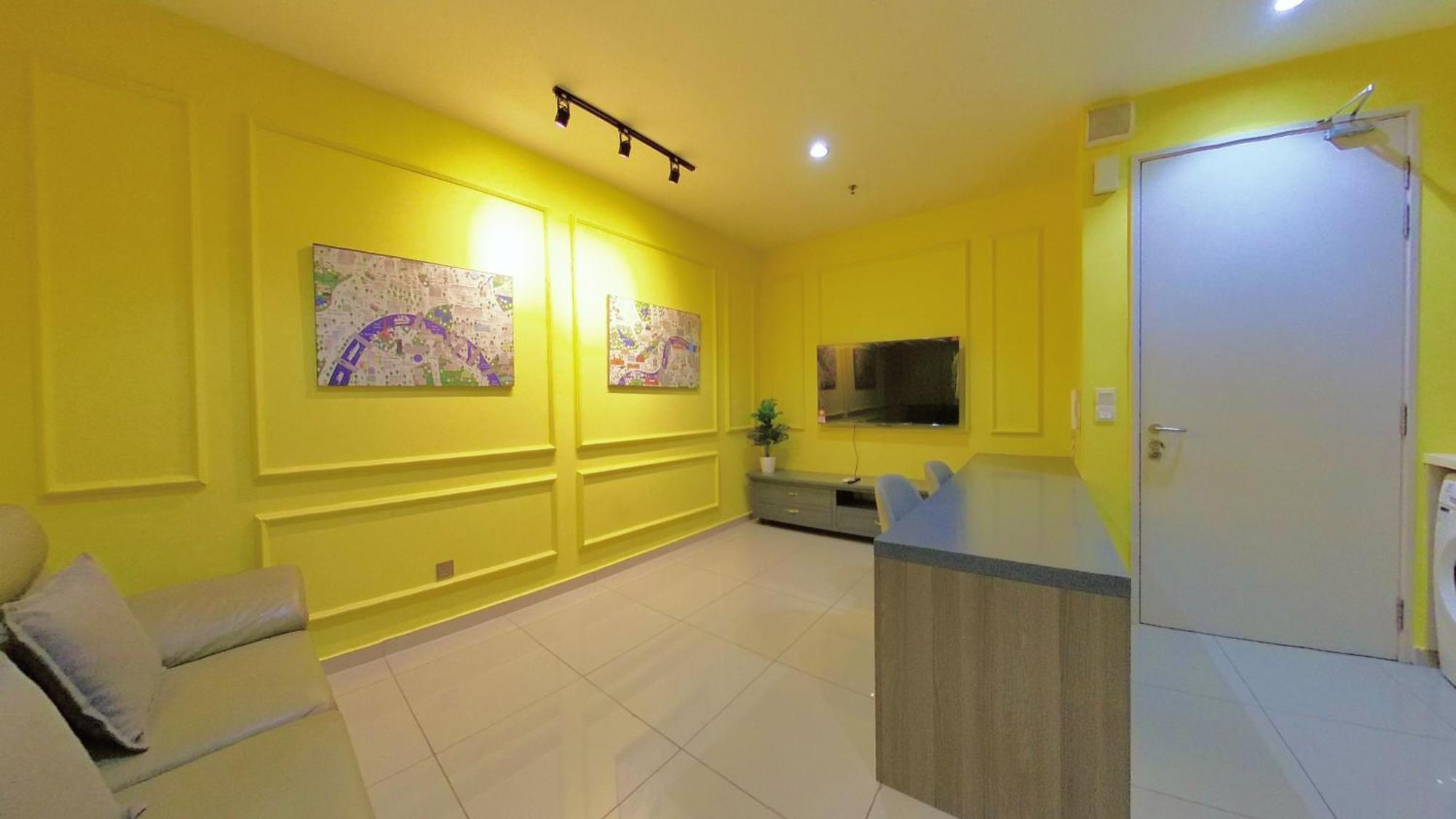 Apartment I-city Free Wifi 55inch Smarttv Car Park Fit 5pax *