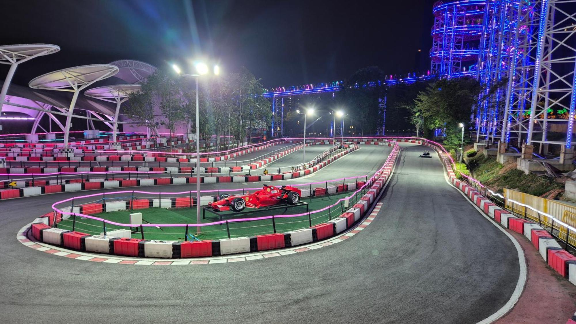 I-city Free Wifi 55inch Smarttv Car Park Fit 5pax Shah Alam