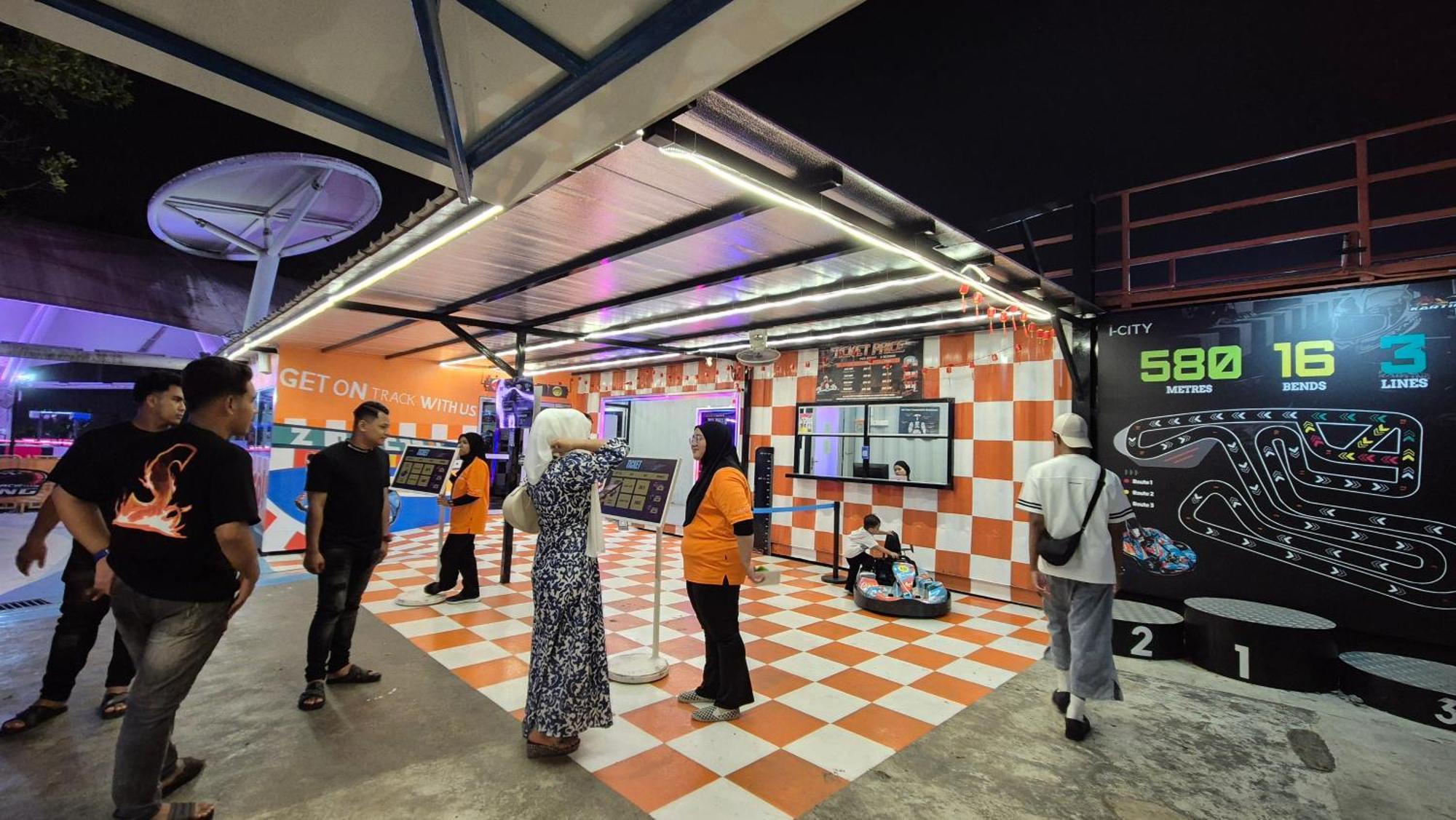 I-city Free Wifi 55inch Smarttv Car Park Fit 5pax