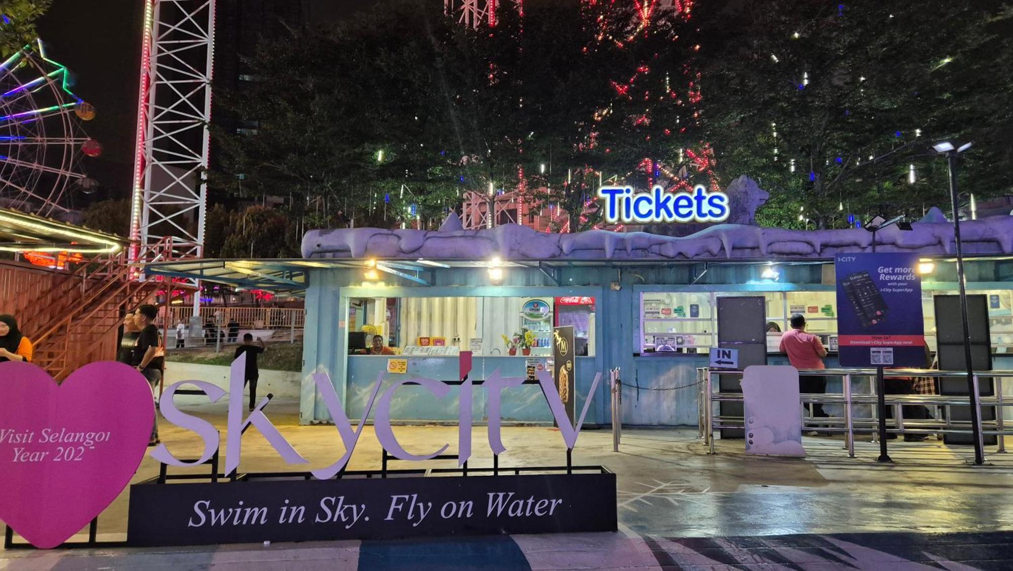 I-city Free Wifi 55inch Smarttv Car Park Fit 5pax Apartment