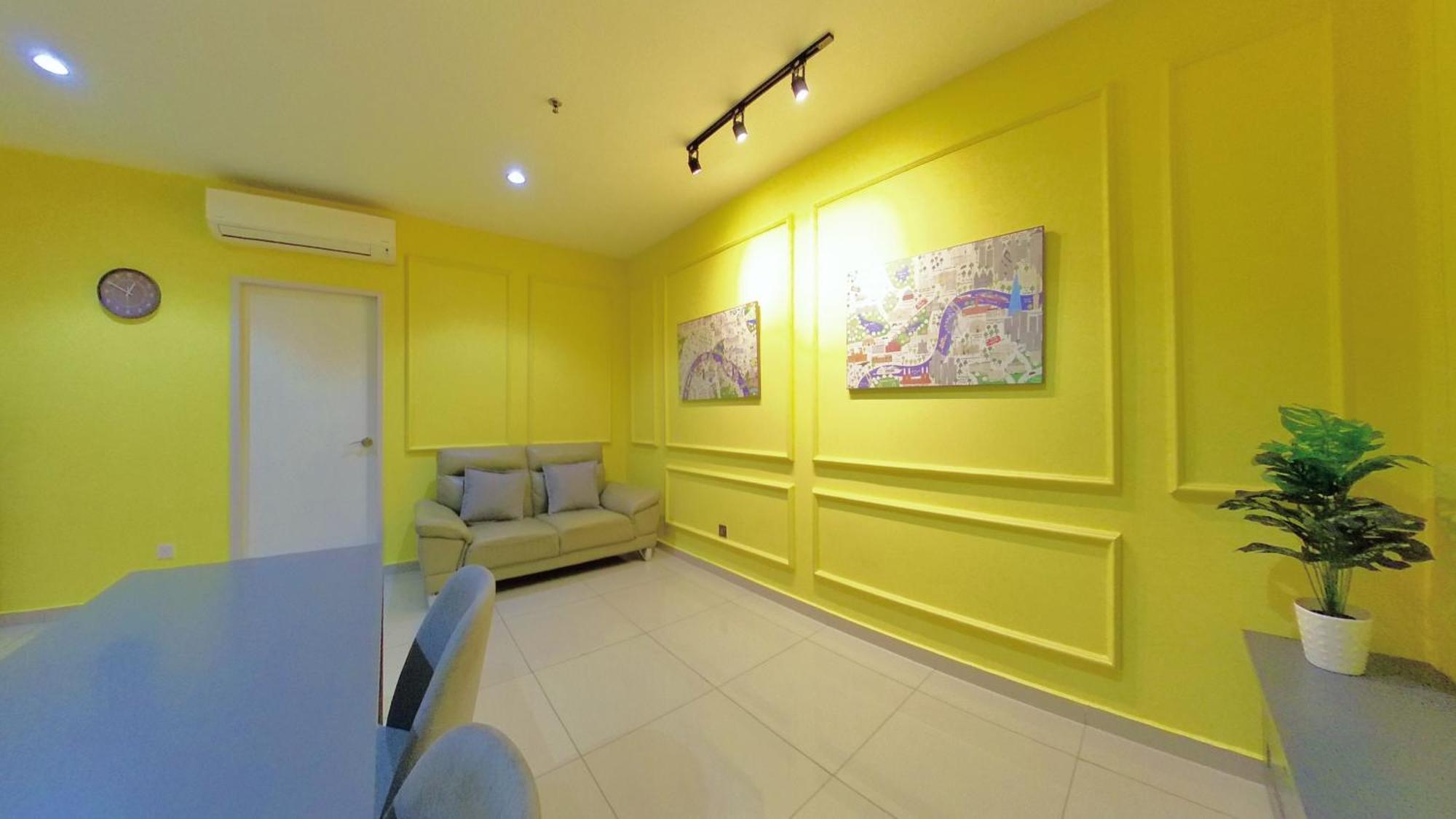I-city Free Wifi 55inch Smarttv Car Park Fit 5pax * Shah Alam